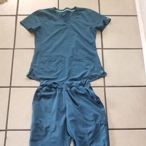Med Couture Scrubs Size Small